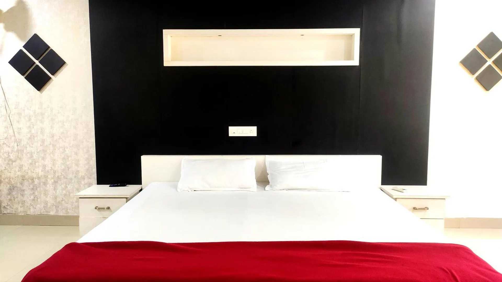 Отель Khaleej Residency Perintalmanna
